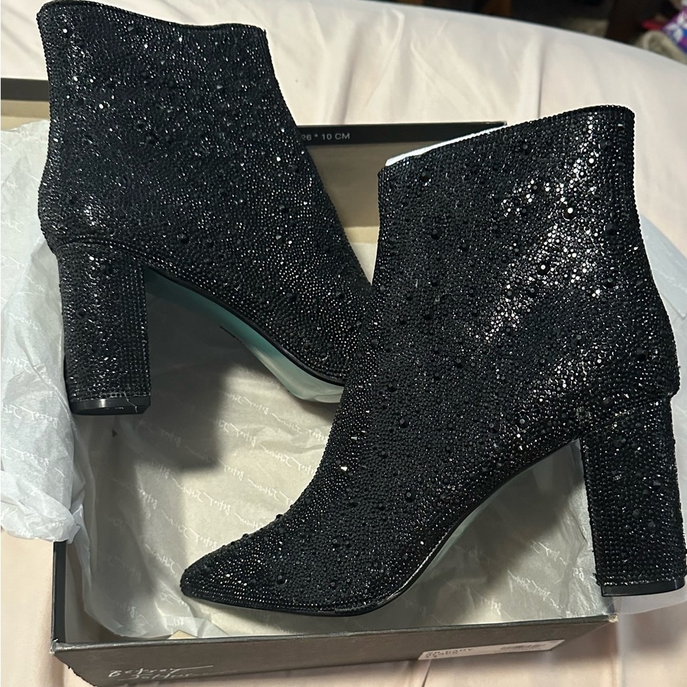 Black Betsey Johnson Cady